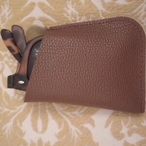 NWT Ultra Violet Protection Wayfarer Style Tortoise Shell  Foldable Sunglasses.